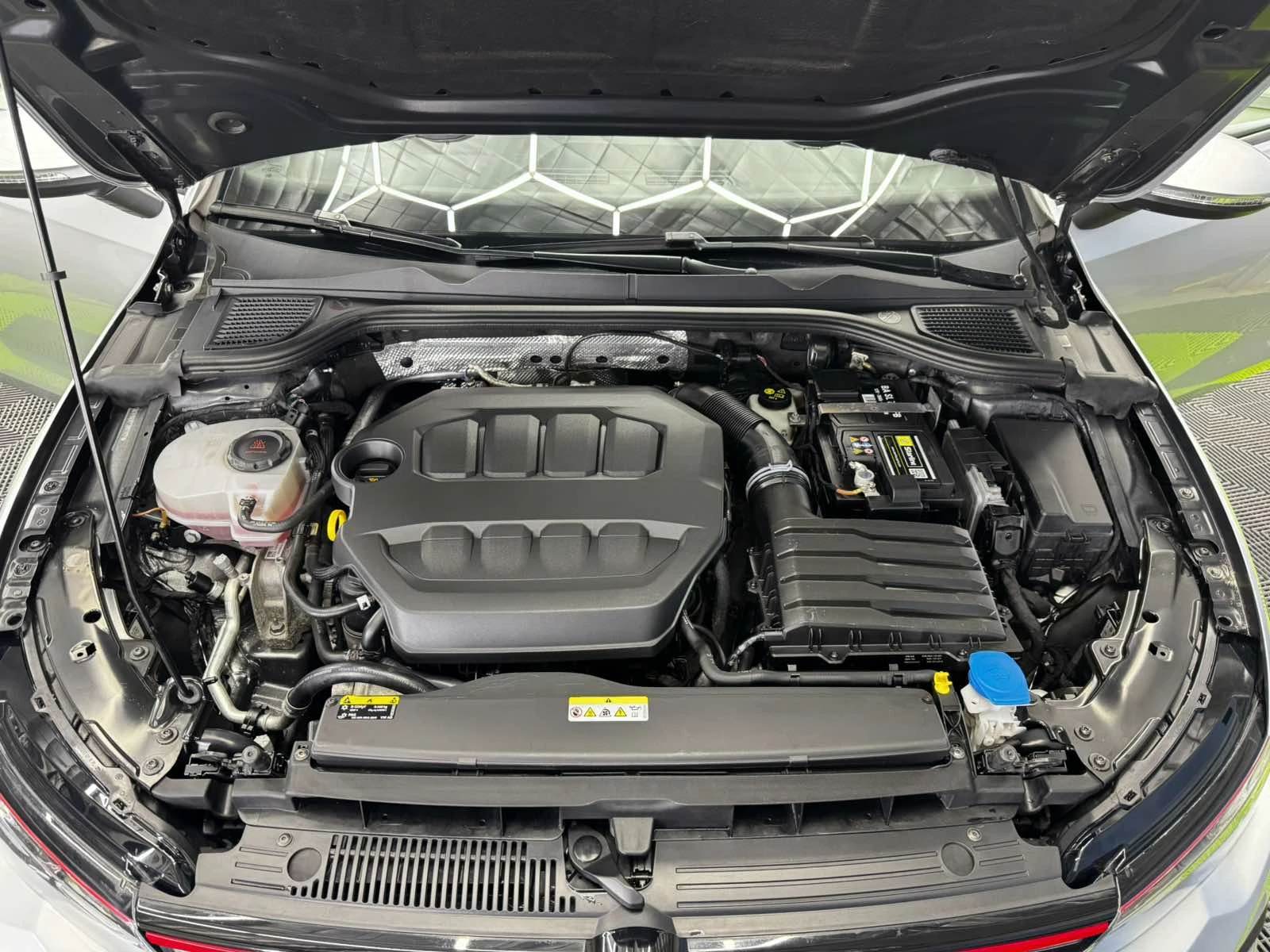 VW Golf 8 GTI, снимка 16 - Автомобили и джипове - 56655846