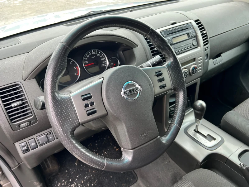 Nissan Pathfinder 2.5DCI / 4x4 / 6+ 1 (7 места) / Автоматик , снимка 6 - Автомобили и джипове - 48779545