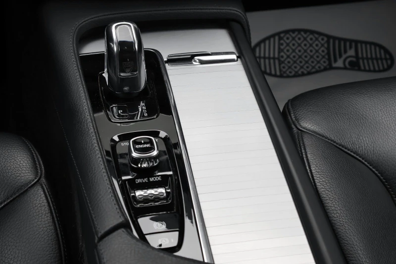 Volvo Xc90  T8 Momentum - AWD - Хибрид  7 местен, снимка 7 - Автомобили и джипове - 52276307