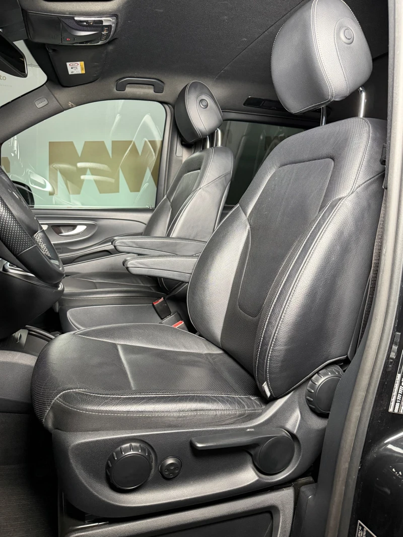 Mercedes-Benz EQV 300* Long* Burmester* Distronic* 360, снимка 8 - Автомобили и джипове - 52559365