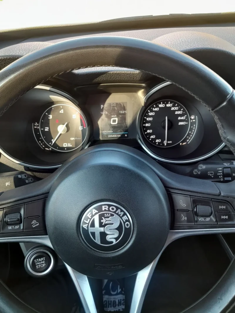 Alfa Romeo Stelvio 2.2 D, снимка 13 - Автомобили и джипове - 52750462