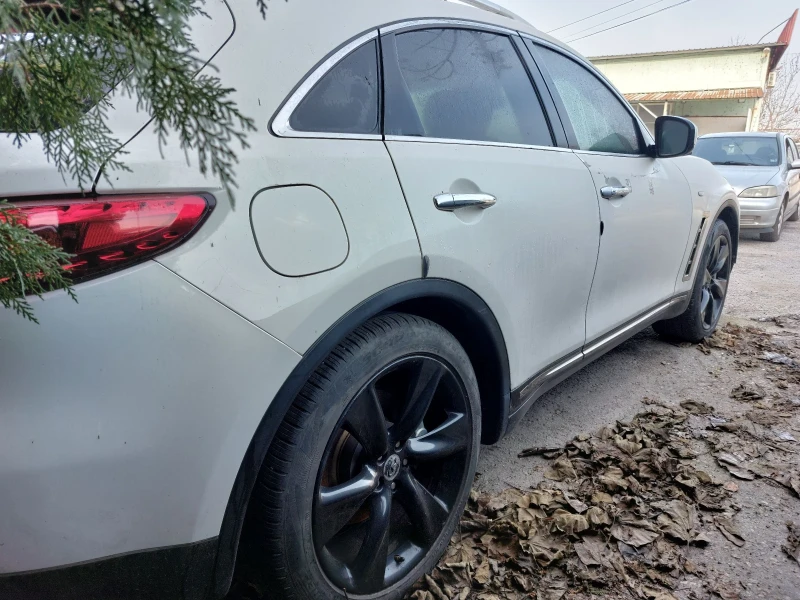 Infiniti QX70, снимка 6 - Автомобили и джипове - 53034410