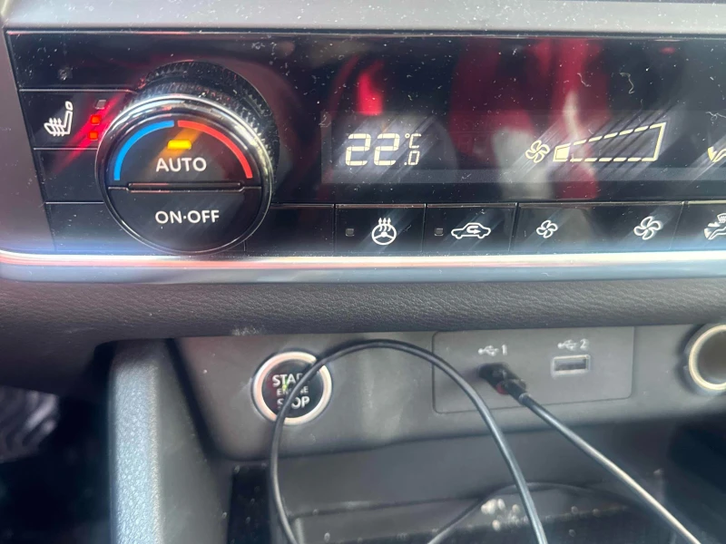 Nissan Rogue AWD SV Moonroof* CARFAX* АВТО КРЕДИТ* , снимка 5 - Автомобили и джипове - 53327451