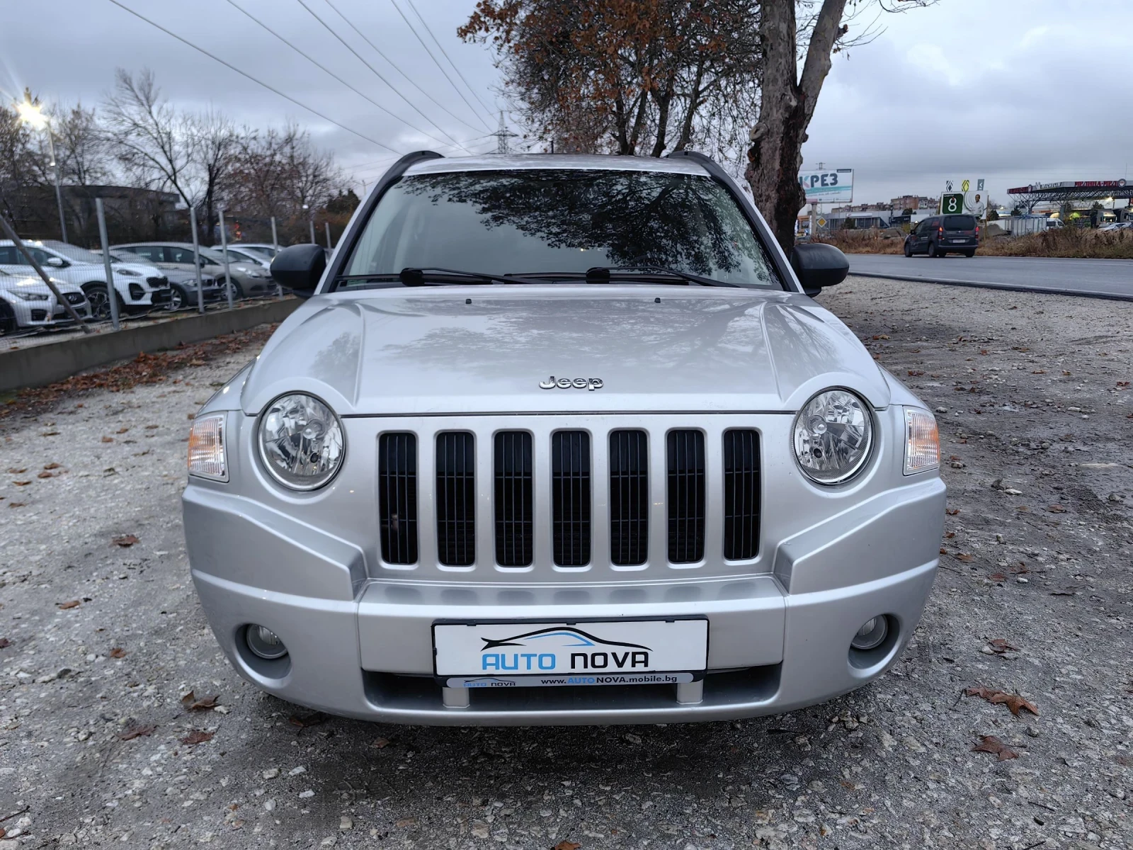 Jeep Compass 2.0 140 К.С ДИЗЕЛ! 4Х4! КОЖА! КАТО НОВА!  - изображение 2