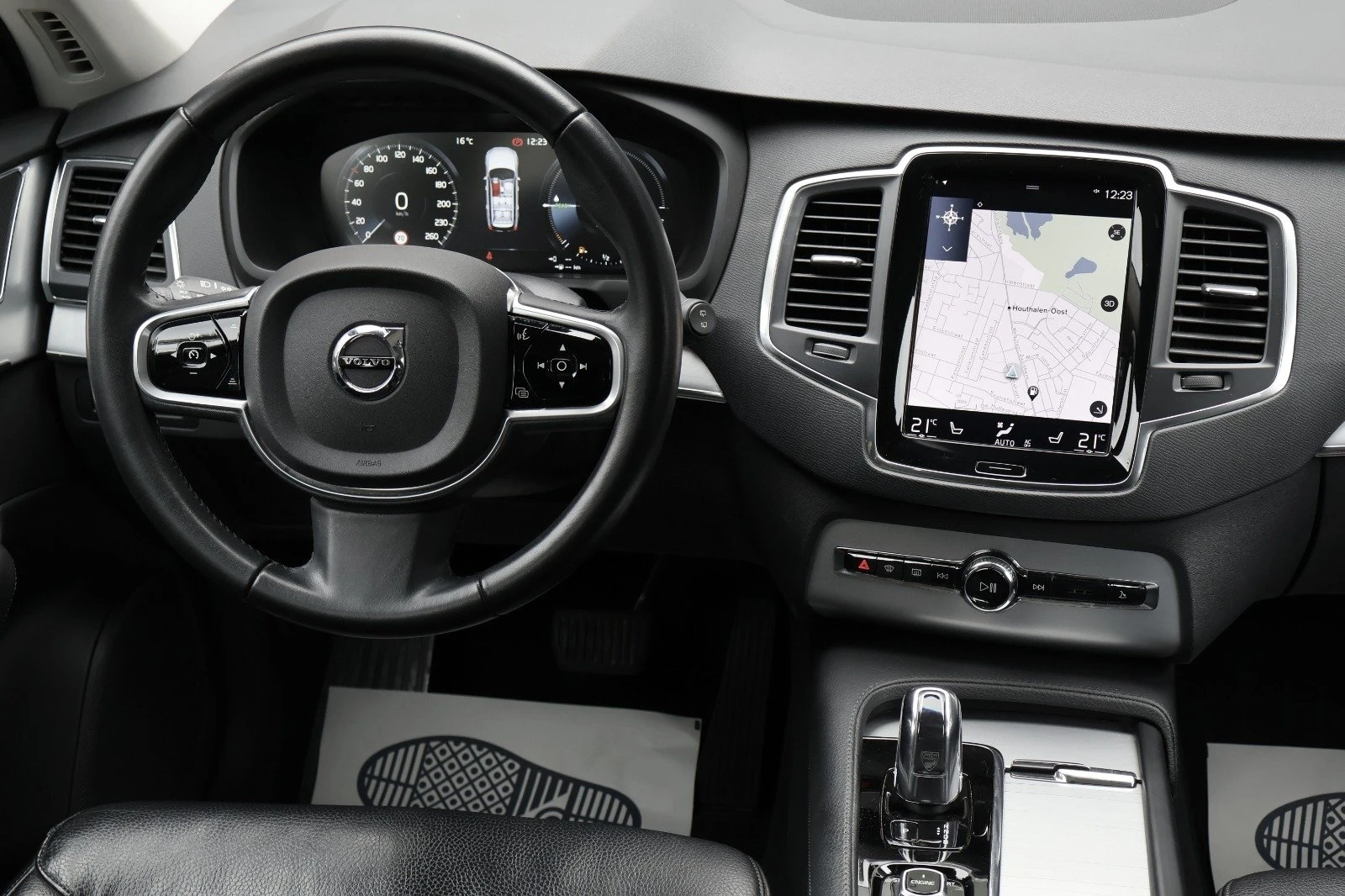 Volvo Xc90  T8 Momentum - AWD - Хибрид  7 местен - изображение 5