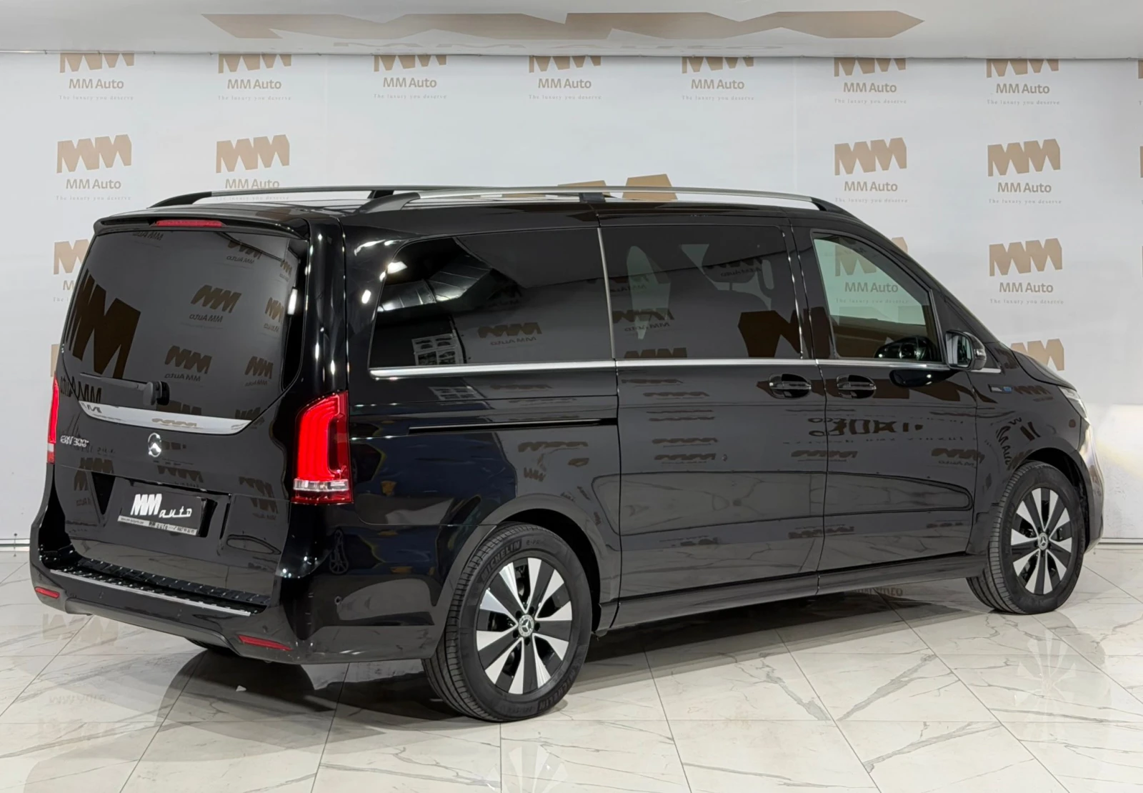 Mercedes-Benz EQV 300* Long* Burmester* Distronic* 360 - изображение 3