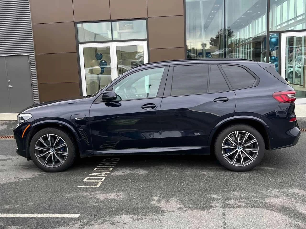BMW X5 * xDrive45e * CARFAX * ПАНО * HARMAN * ОБДУХВАНЕ, снимка 2 - Автомобили и джипове - 53755724