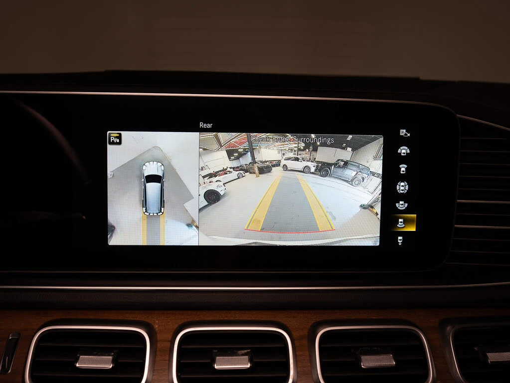 Mercedes-Benz GLS580 4MATIC * MASSAGE * BURMESTER * HEAD UP * TV * LED, снимка 13 - Автомобили и джипове - 53811211