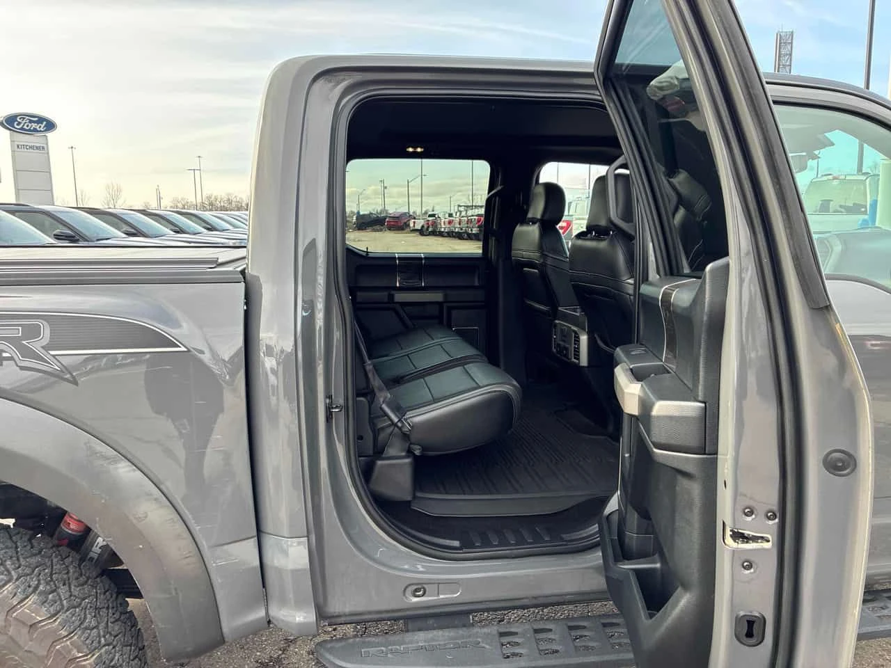 Ford F150 * Raptor * ПОДГРЕВ* KEYLESS* PANO* , снимка 11 - Автомобили и джипове - 54086090