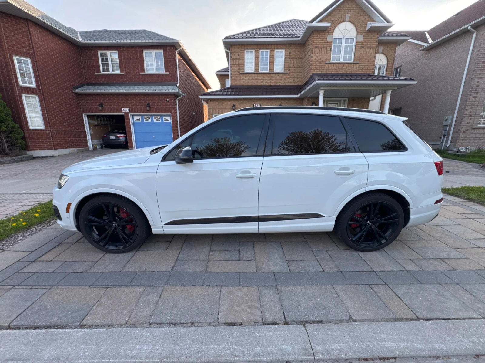 Audi Q7 TECHNIK * MATRIX * DISTRONIC * HEAD UP * CARFAX * , снимка 4 - Автомобили и джипове - 54885816