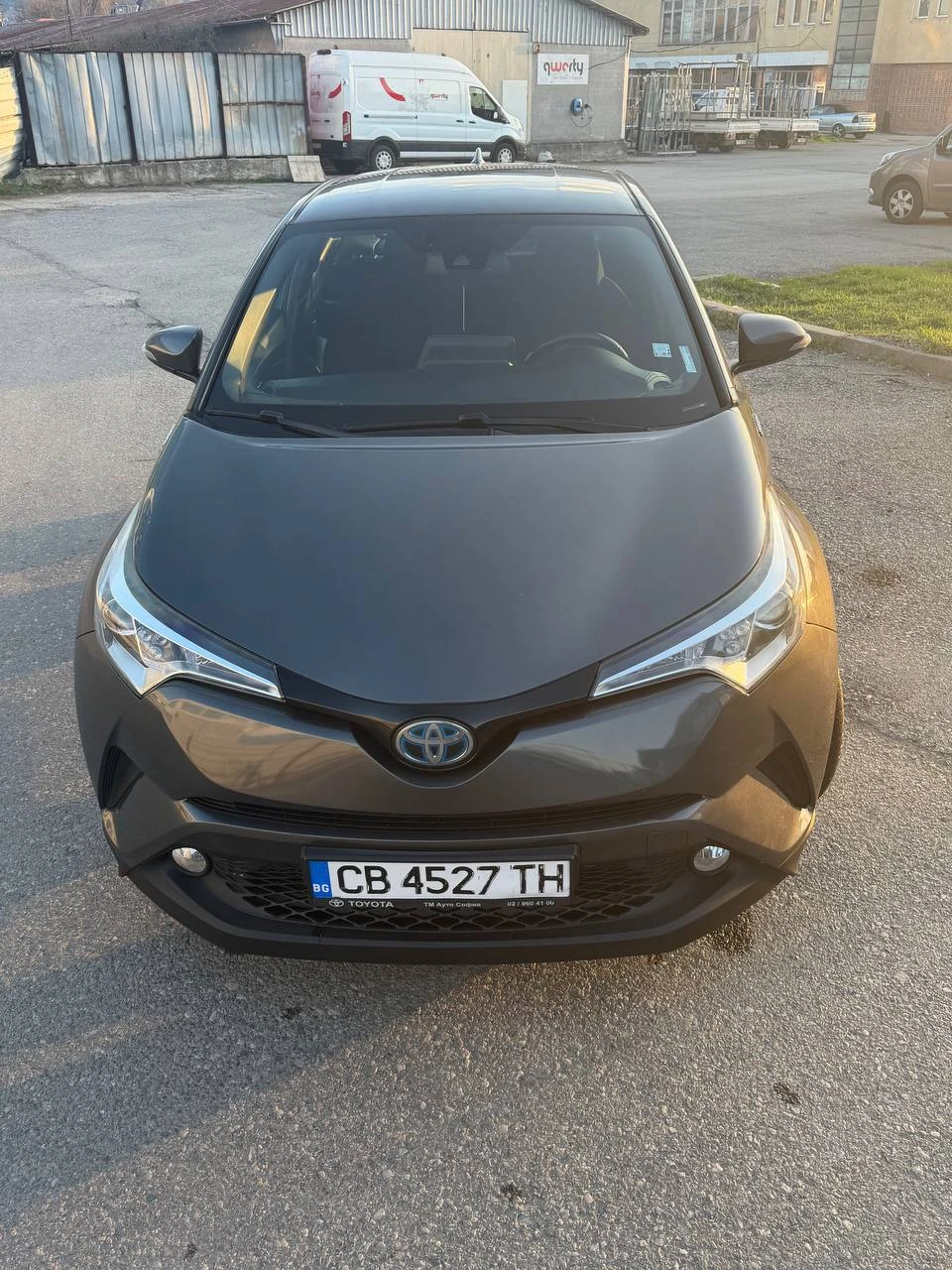 Toyota C-HR Hybrid, снимка 2 - Автомобили и джипове - 56009773