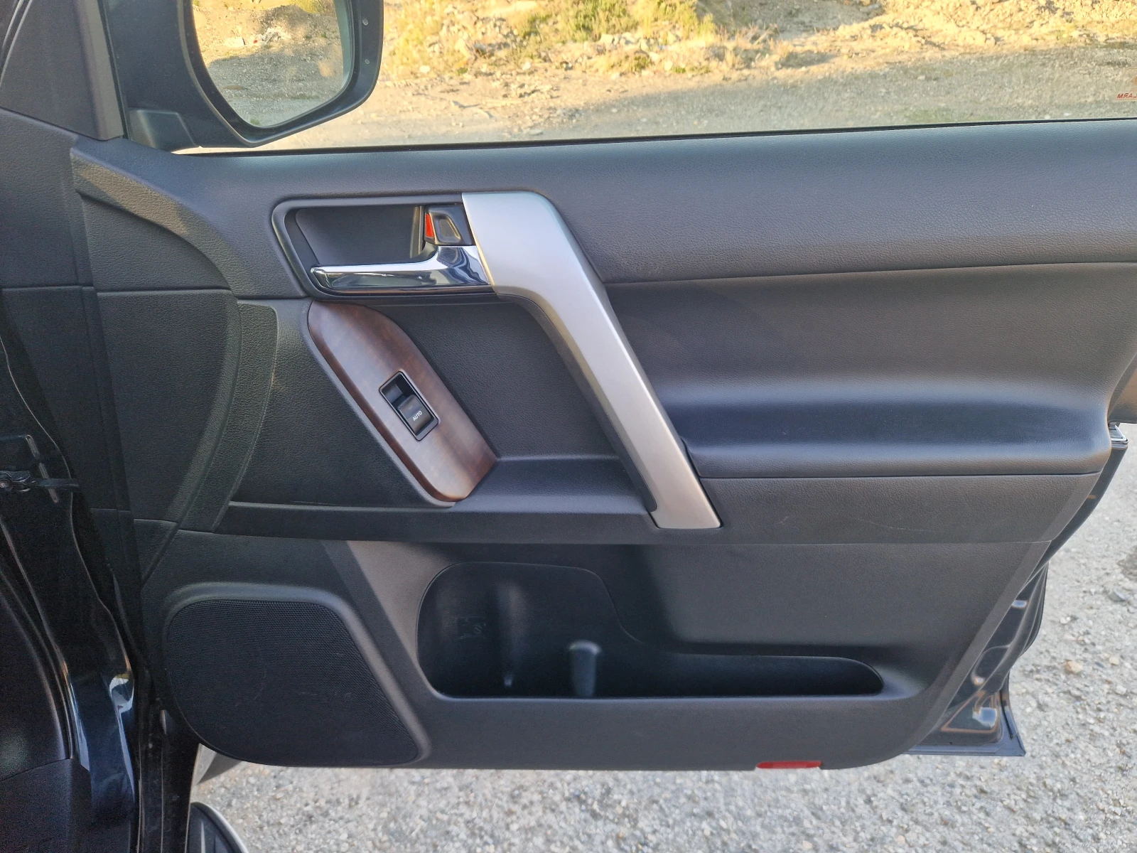 Toyota Land cruiser, снимка 14 - Автомобили и джипове - 56135641
