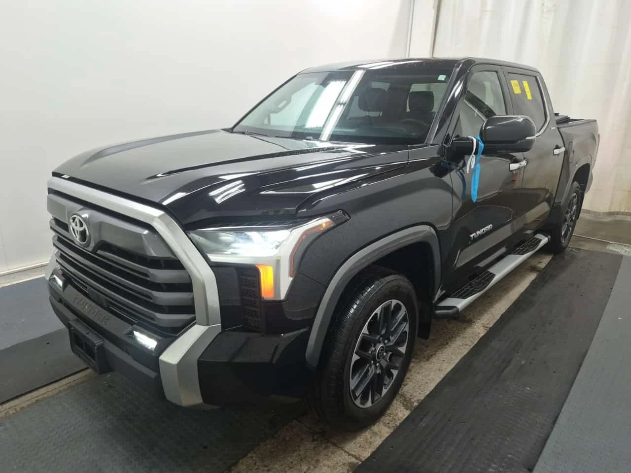 Toyota Tundra * LIMITED CREW CAB SHORT BED * CARFAX * 