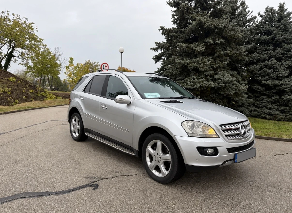 Mercedes-Benz ML 320 3.2 Sport, снимка 2 - Автомобили и джипове - 56726530