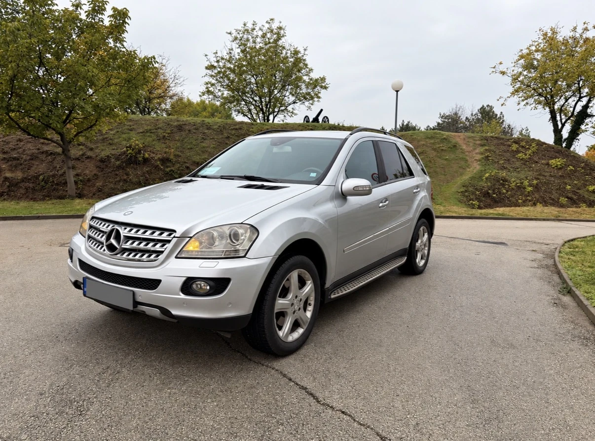 Mercedes-Benz ML 320 3.2 Sport, снимка 3 - Автомобили и джипове - 56726530