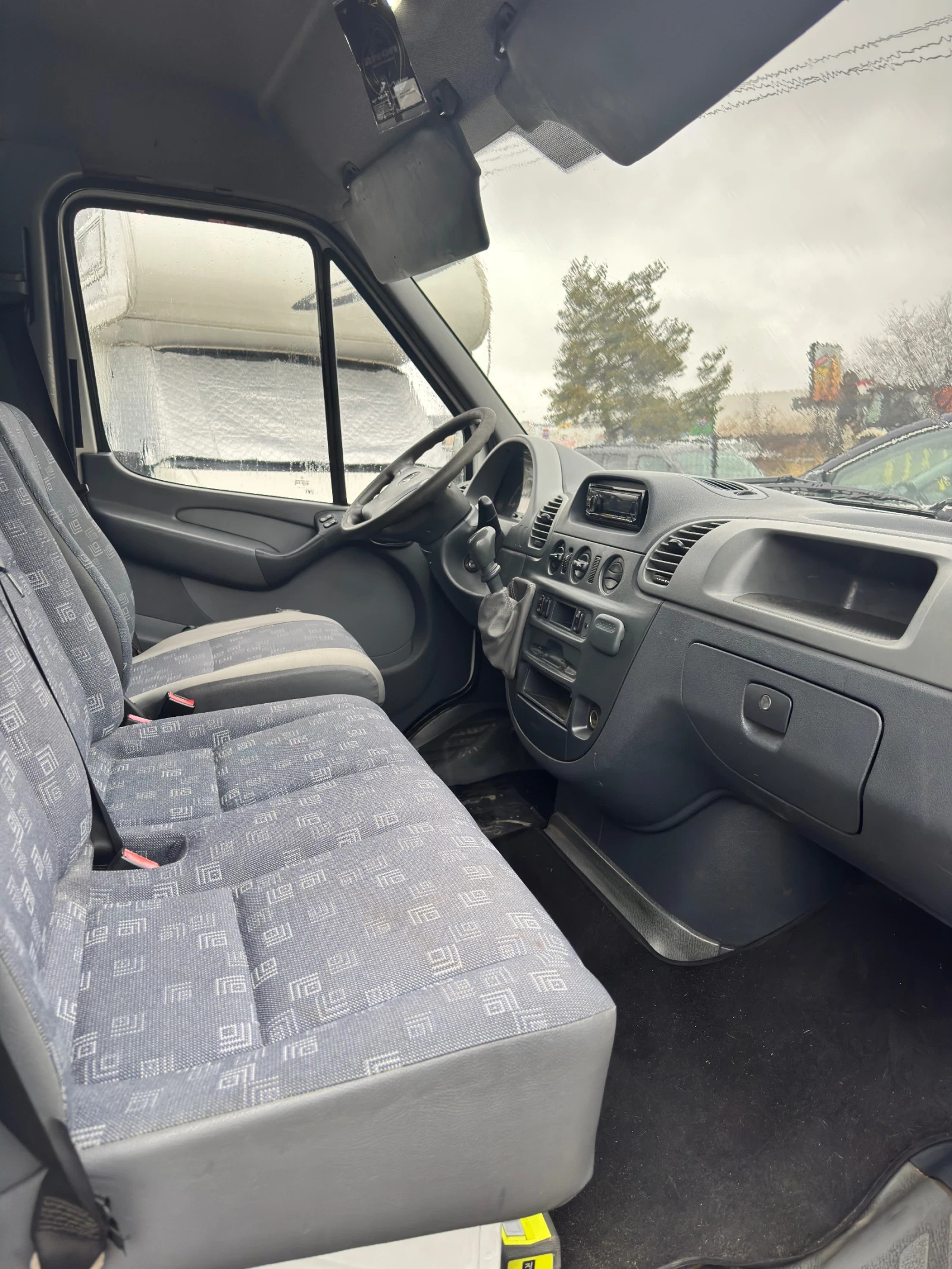 Mercedes-Benz Sprinter 208cdi, снимка 7 - Бусове и автобуси - 53786218