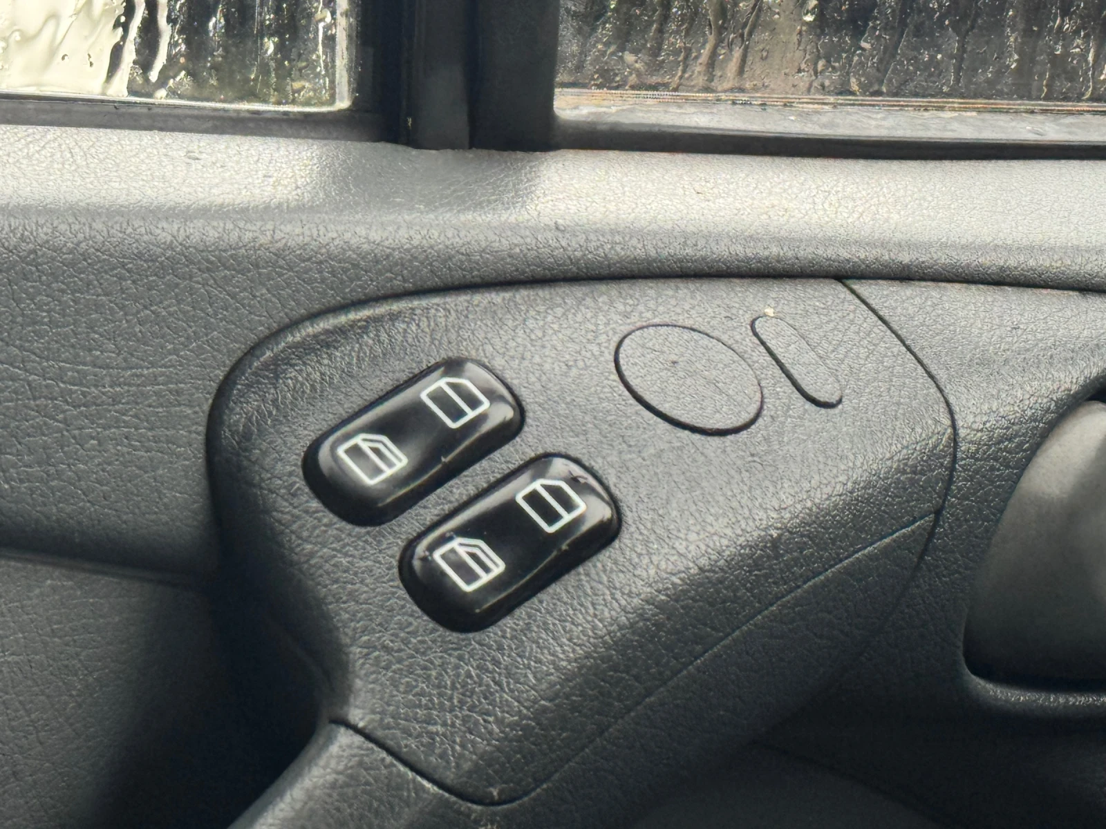 Mercedes-Benz Sprinter 208cdi, снимка 10 - Бусове и автобуси - 53786218