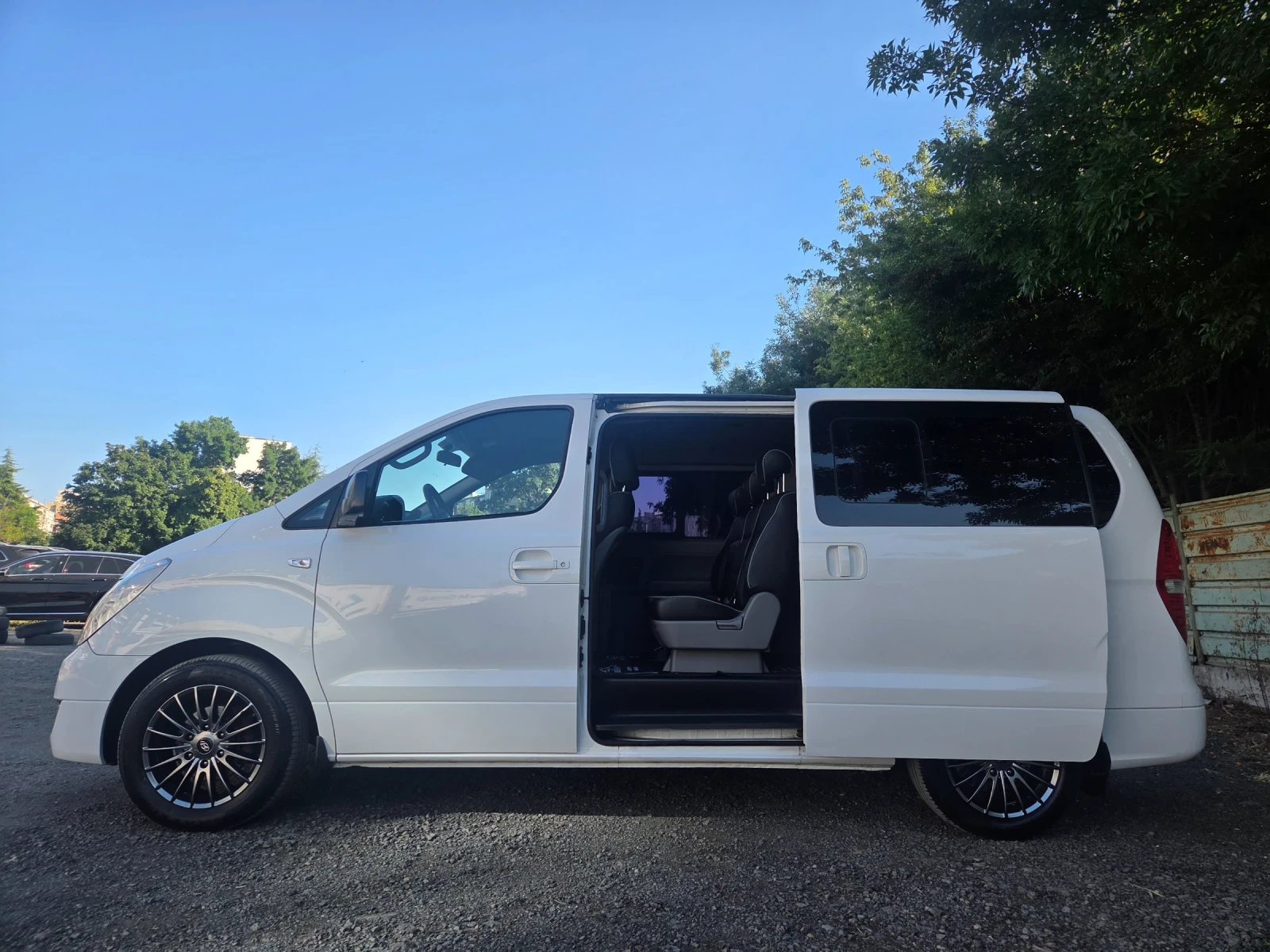 Hyundai H1 2.5CRDI-8-МЕСТЕН, снимка 8 - Бусове и автобуси - 55618302