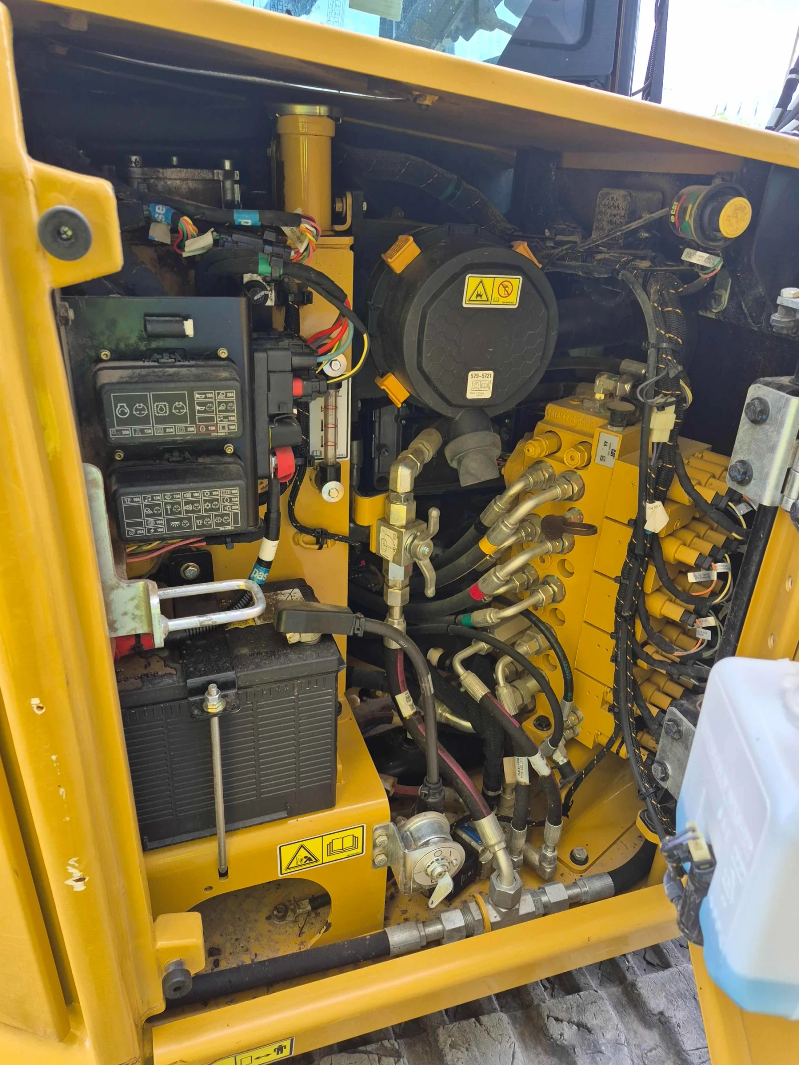 Багер Cat 305CR, снимка 13 - Индустриална техника - 54614714