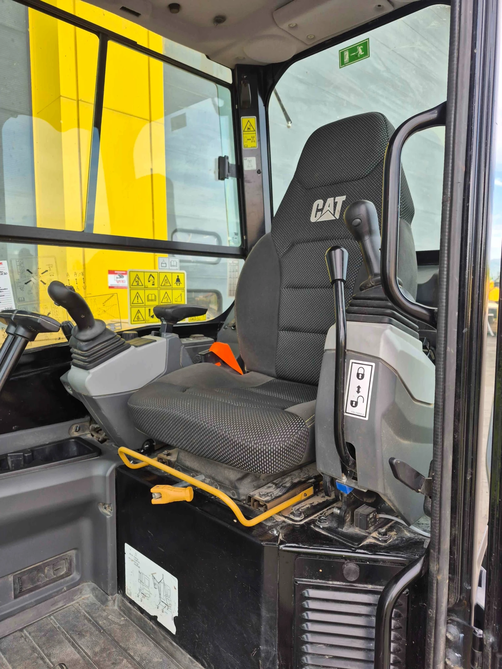Багер Cat 305CR, снимка 16 - Индустриална техника - 54614714