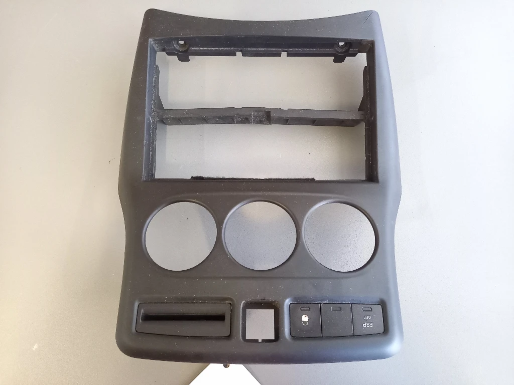 Централна конзола Ситроен Ц3 Пикасо (ч)