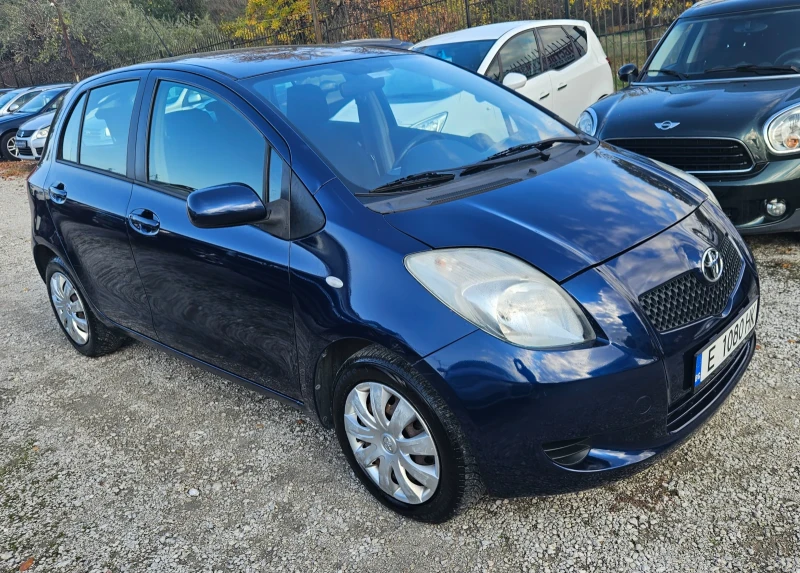 Toyota Yaris 1.0 i, снимка 3 - Автомобили и джипове - 47671680