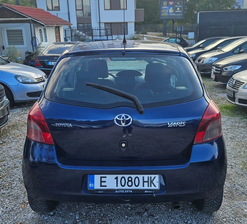 Toyota Yaris 1.0 i, снимка 5 - Автомобили и джипове - 47671680