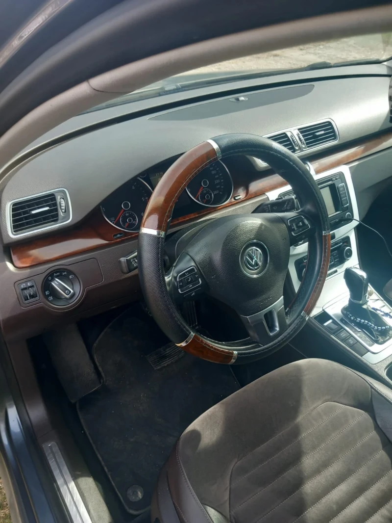 VW Passat, снимка 15 - Автомобили и джипове - 49451215