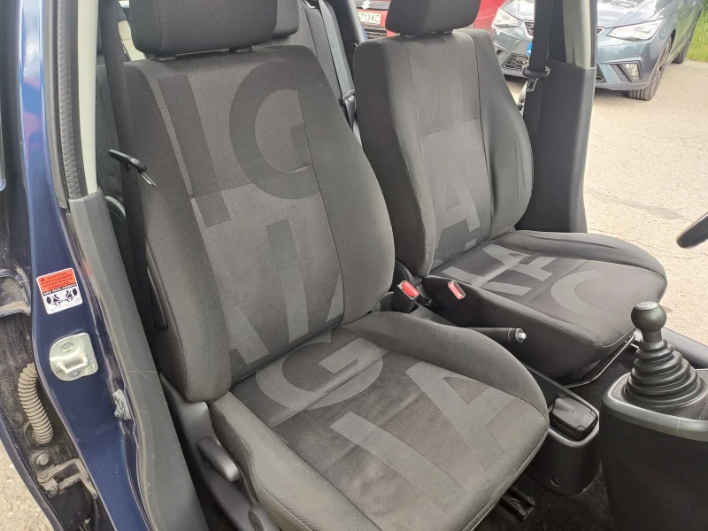 Opel Agila 1.0 i, снимка 13 - Автомобили и джипове - 50349314