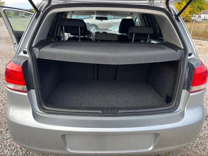 VW Golf 1.6i, снимка 16 - Автомобили и джипове - 50886441