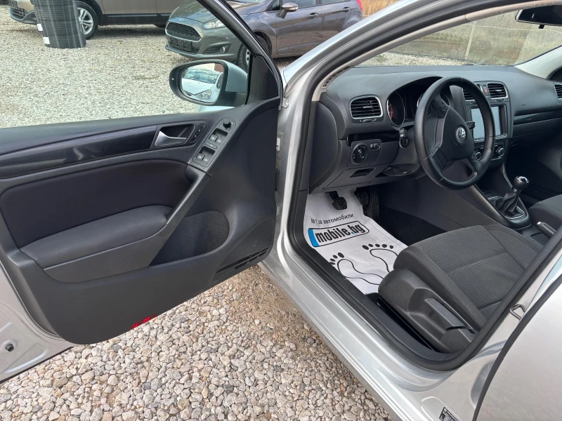 VW Golf 1.6i, снимка 12 - Автомобили и джипове - 50886441