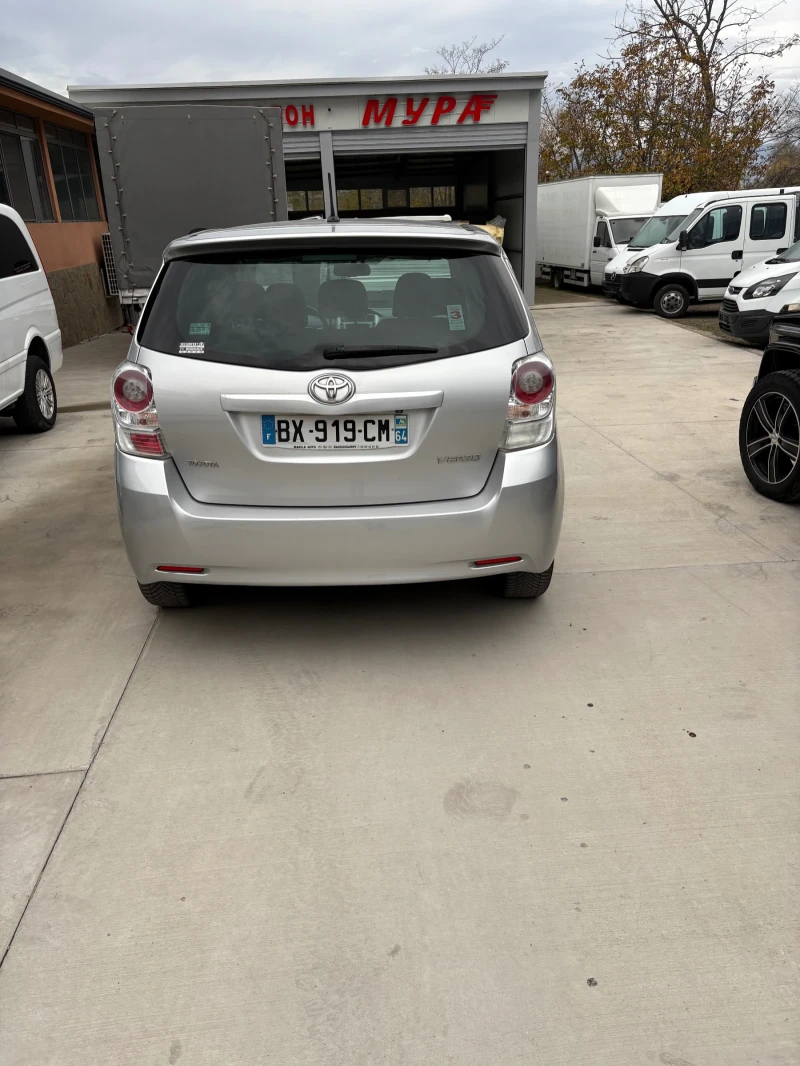 Toyota Verso 2.0 D-4D, снимка 5 - Автомобили и джипове - 52458541