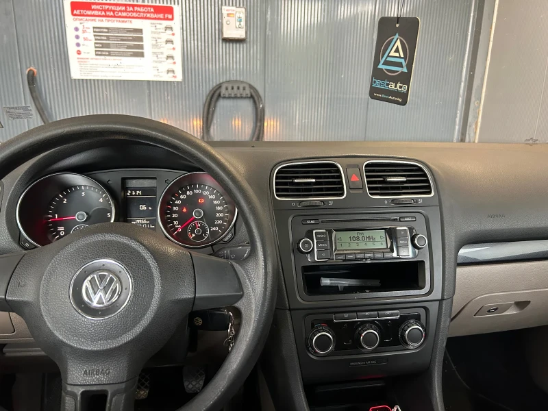 VW Golf 2.0 TDI, снимка 4 - Автомобили и джипове - 52638130