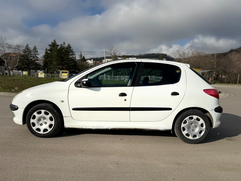 Peugeot 206 1.4 Бензин Климатик Зимни гуми Теглич 0988884951, снимка 2 - Автомобили и джипове - 52830048