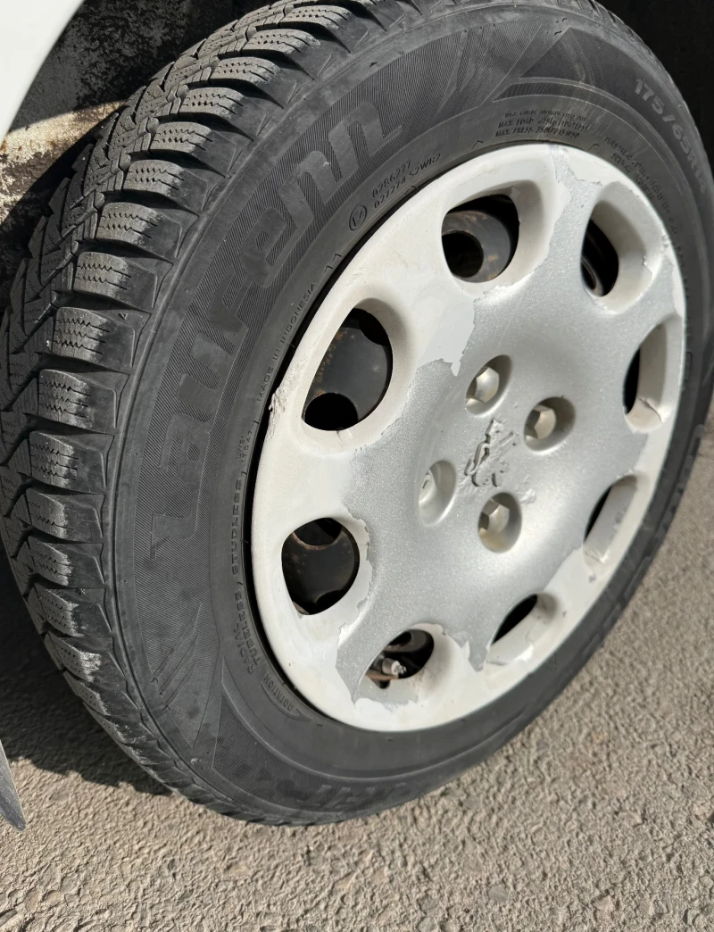 Peugeot 206 1.4 Бензин Климатик Зимни гуми Теглич 0988884951, снимка 17 - Автомобили и джипове - 52830048
