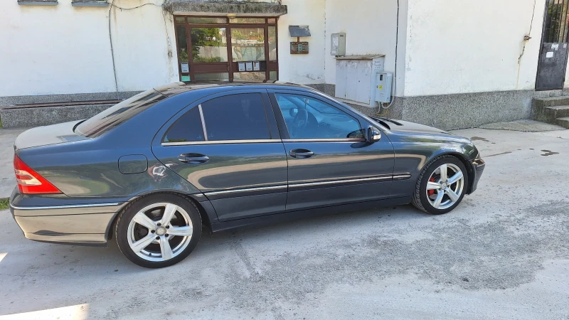 Mercedes-Benz C 220, снимка 3 - Автомобили и джипове - 53005131