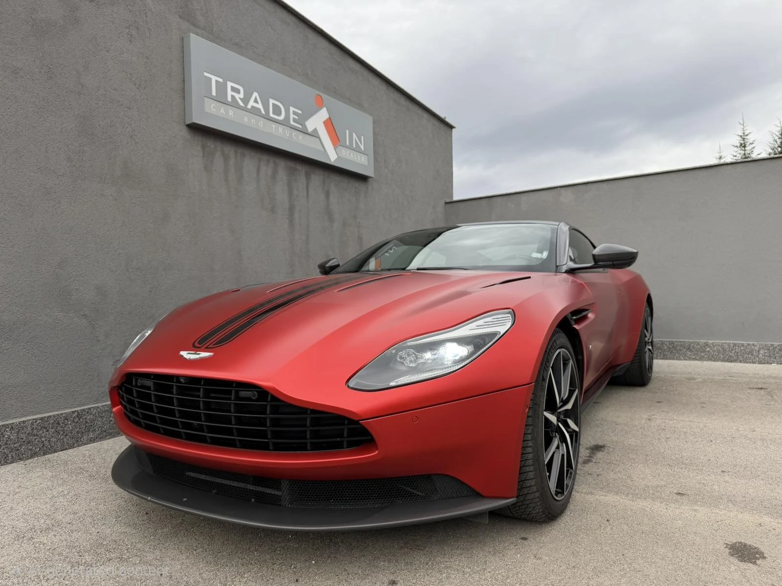Aston Martin Други DB11 5.2 V12, снимка 1