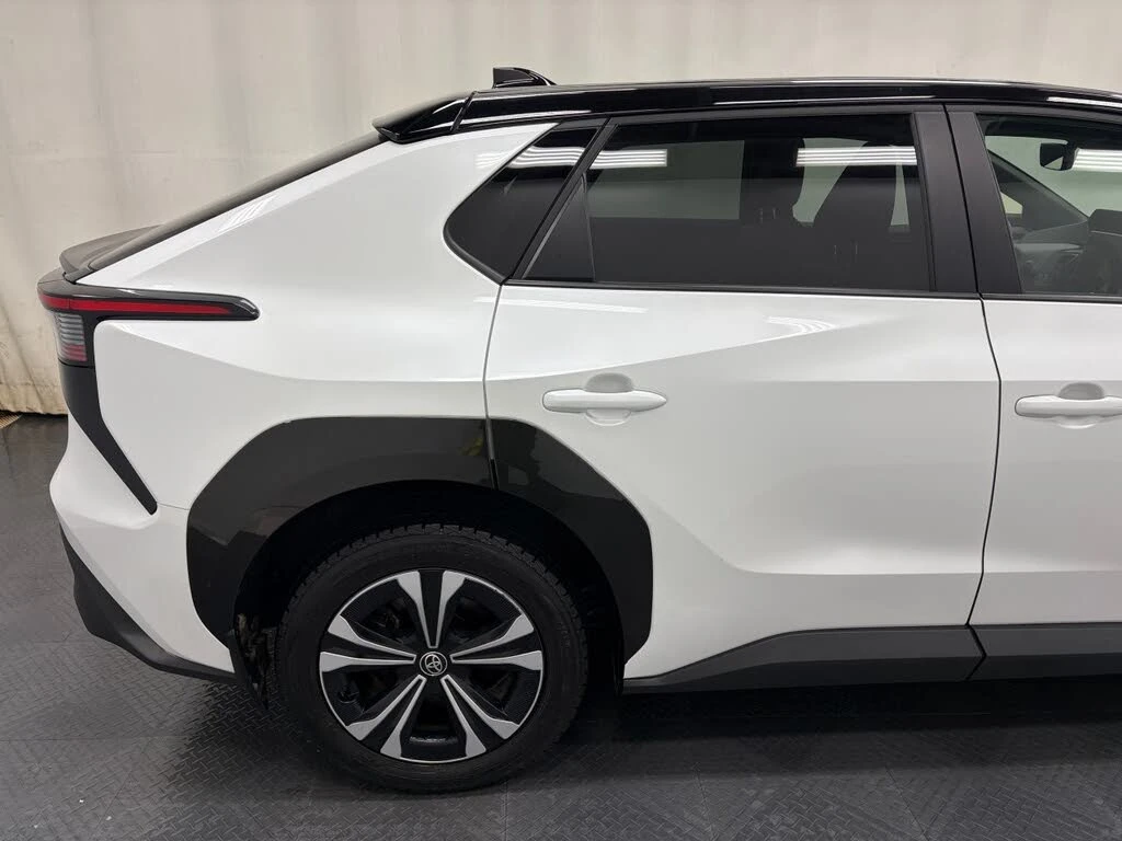 Toyota bZ4X XLE AWD* ПОДГРЕВ* PANORAMA*  - изображение 7