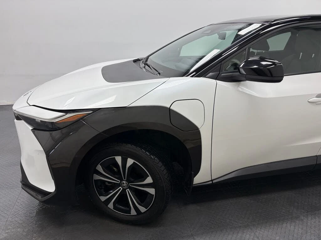 Toyota bZ4X XLE AWD* ПОДГРЕВ* PANORAMA*  - изображение 2