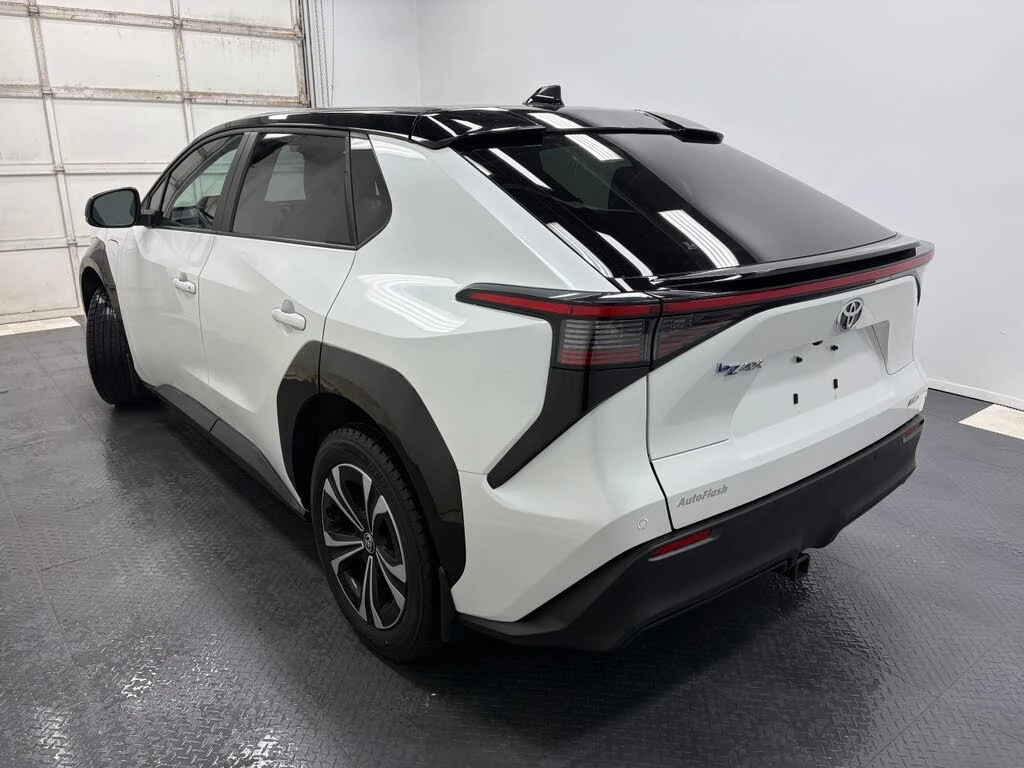 Toyota bZ4X XLE AWD* ПОДГРЕВ* PANORAMA*  - изображение 4