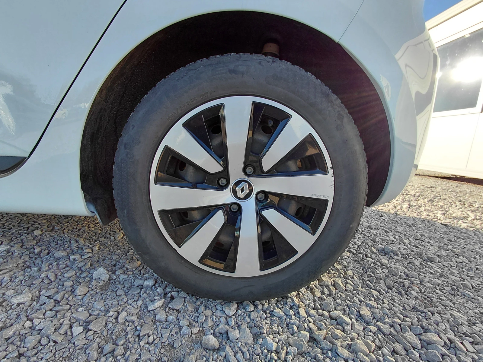 Renault Clio 1.5 dCi/100к.с/Equilibre, снимка 16 - Автомобили и джипове - 53826940