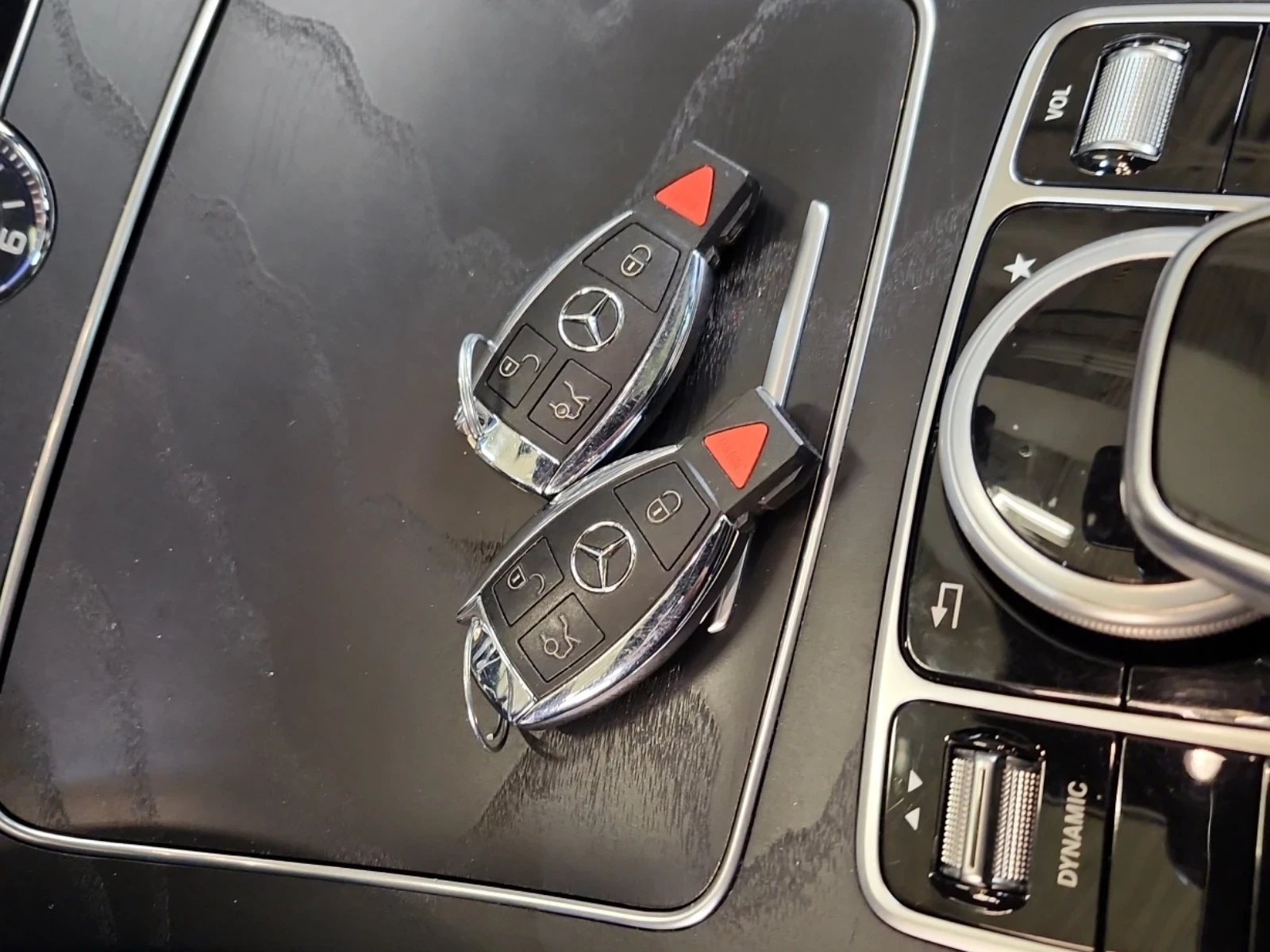 Mercedes-Benz C 300 4matic* Памет* Панорама* 2ключа, снимка 12 - Автомобили и джипове - 53863049