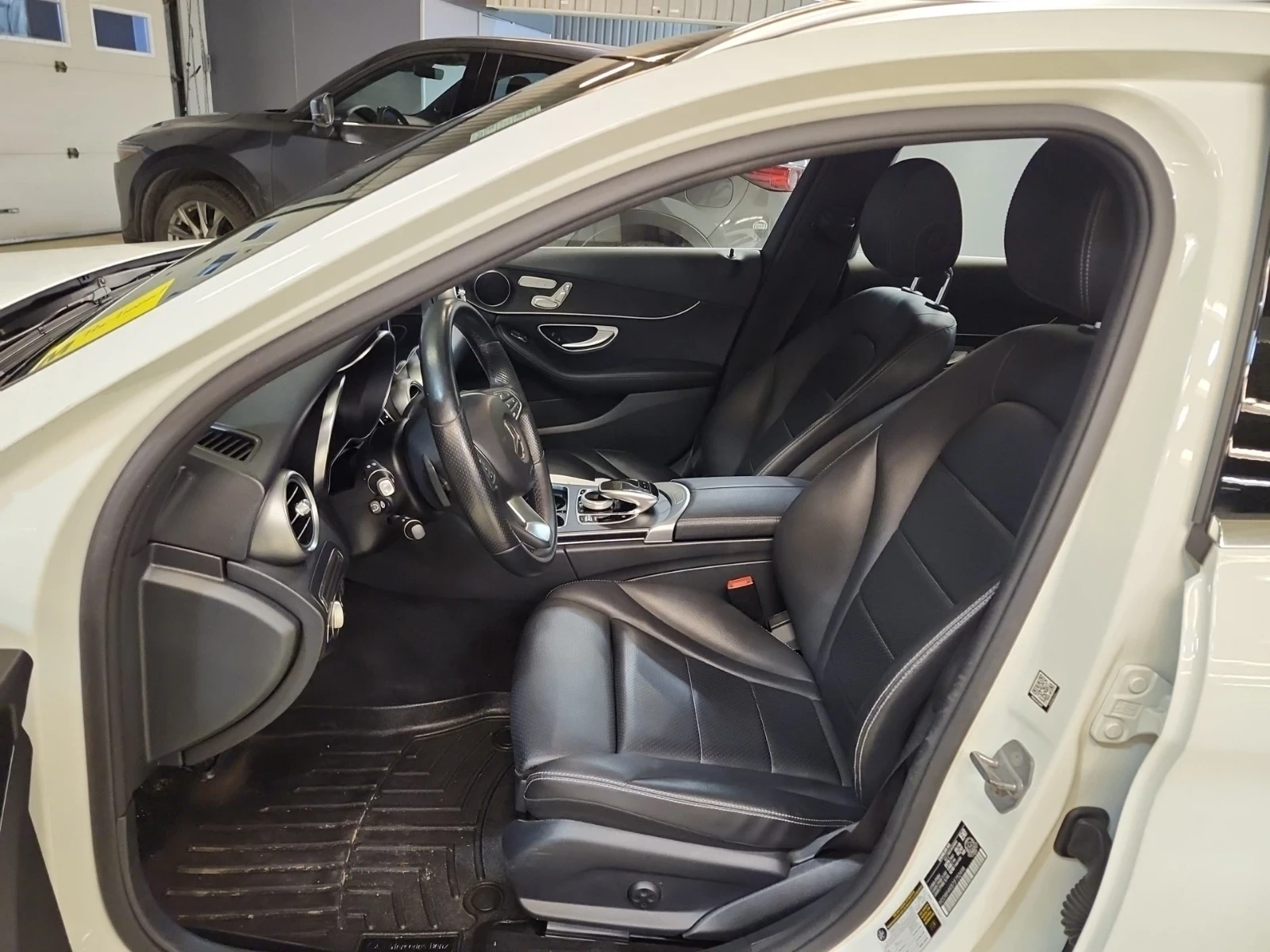 Mercedes-Benz C 300 4matic* Памет* Панорама* 2ключа, снимка 8 - Автомобили и джипове - 53863049