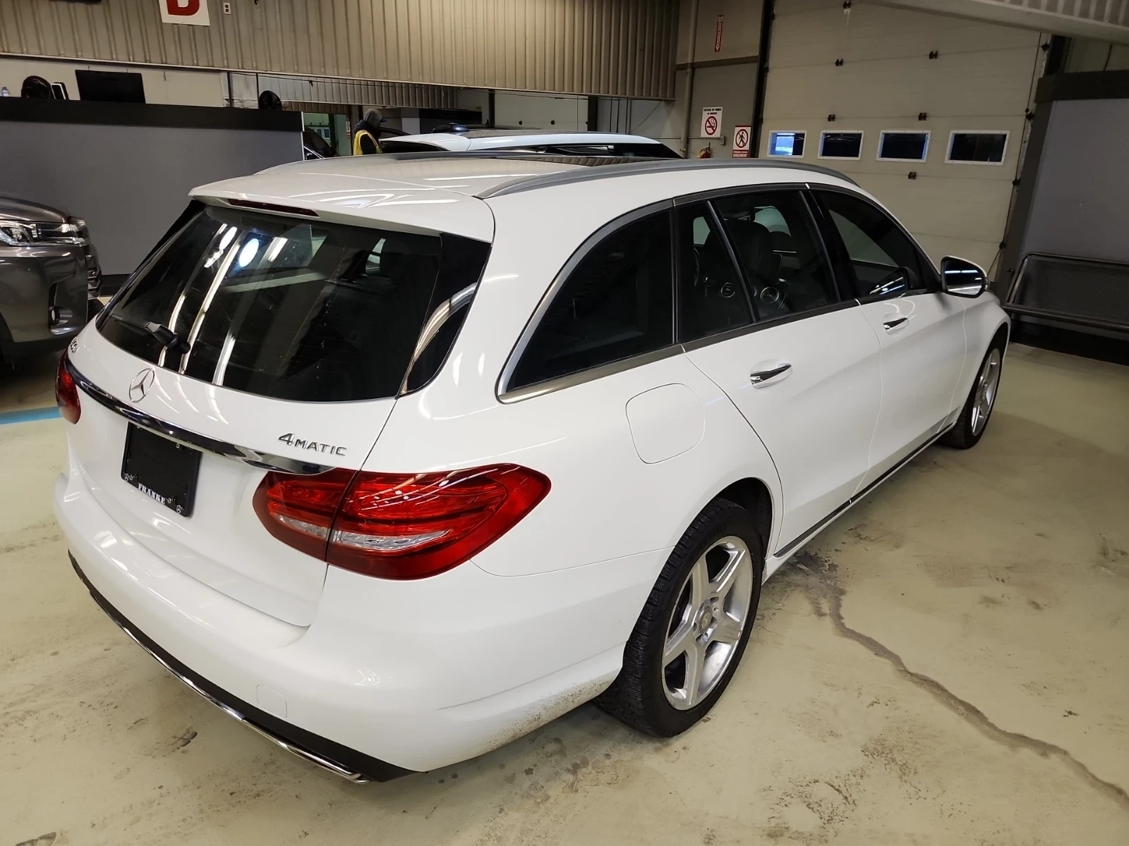 Mercedes-Benz C 300 4matic* Памет* Панорама* 2ключа, снимка 5 - Автомобили и джипове - 53863049