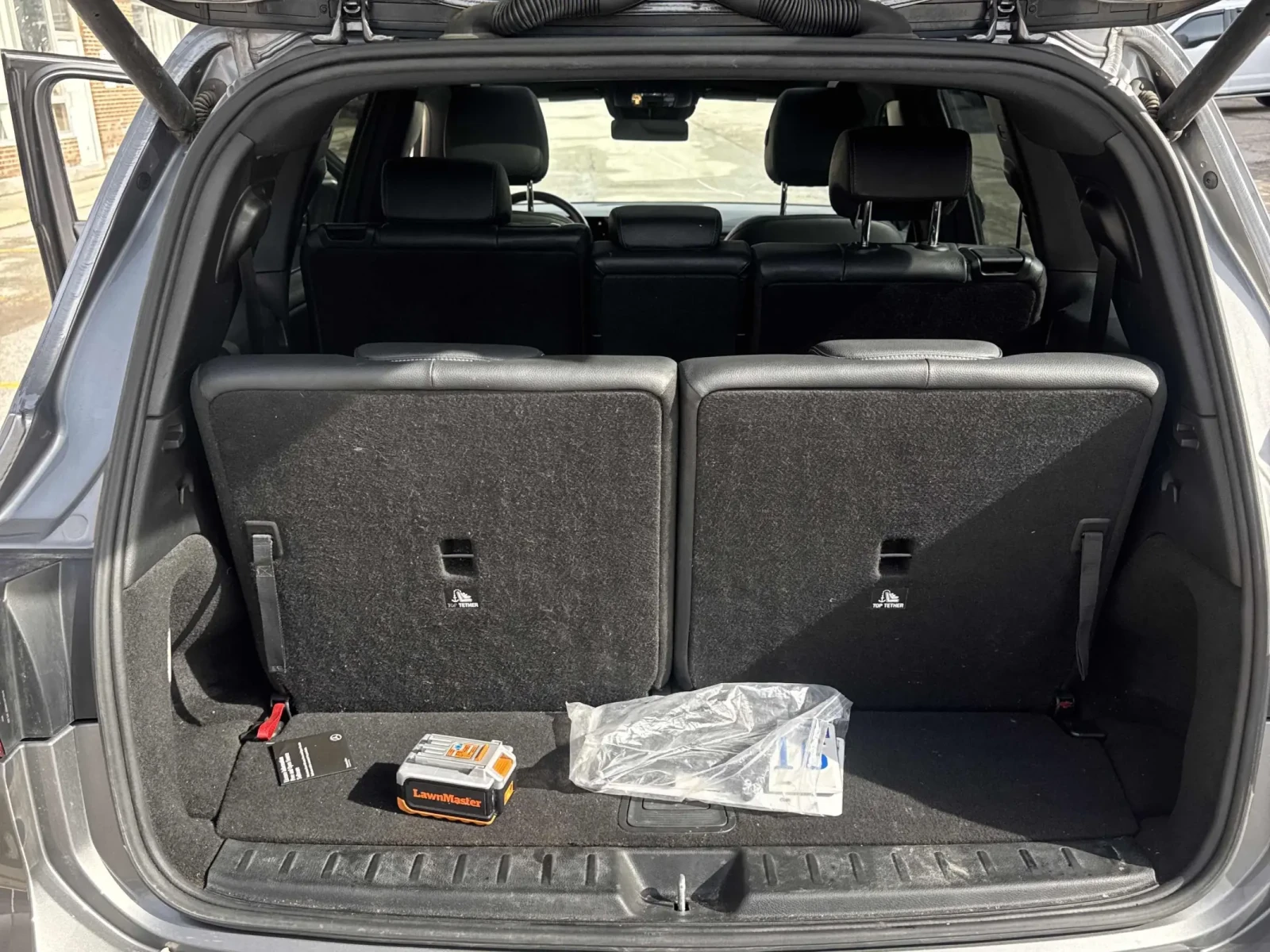 Mercedes-Benz EQB 350 AMG/4MATIC/DISTRONIC PLUS/360, снимка 15 - Автомобили и джипове - 53868409