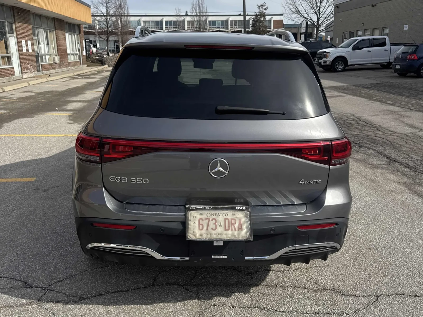 Mercedes-Benz EQB 350 AMG/4MATIC/DISTRONIC PLUS/360, снимка 3 - Автомобили и джипове - 53868409