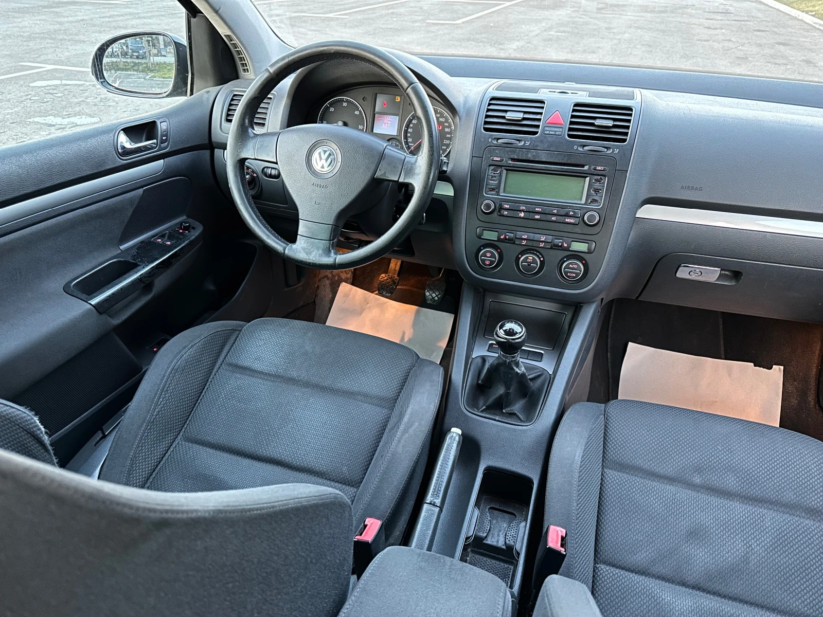 VW Golf 2.0 tdi, снимка 9 - Автомобили и джипове - 54056002