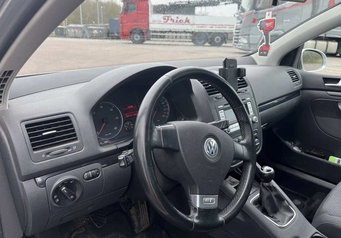 VW Golf, снимка 11 - Автомобили и джипове - 54264046