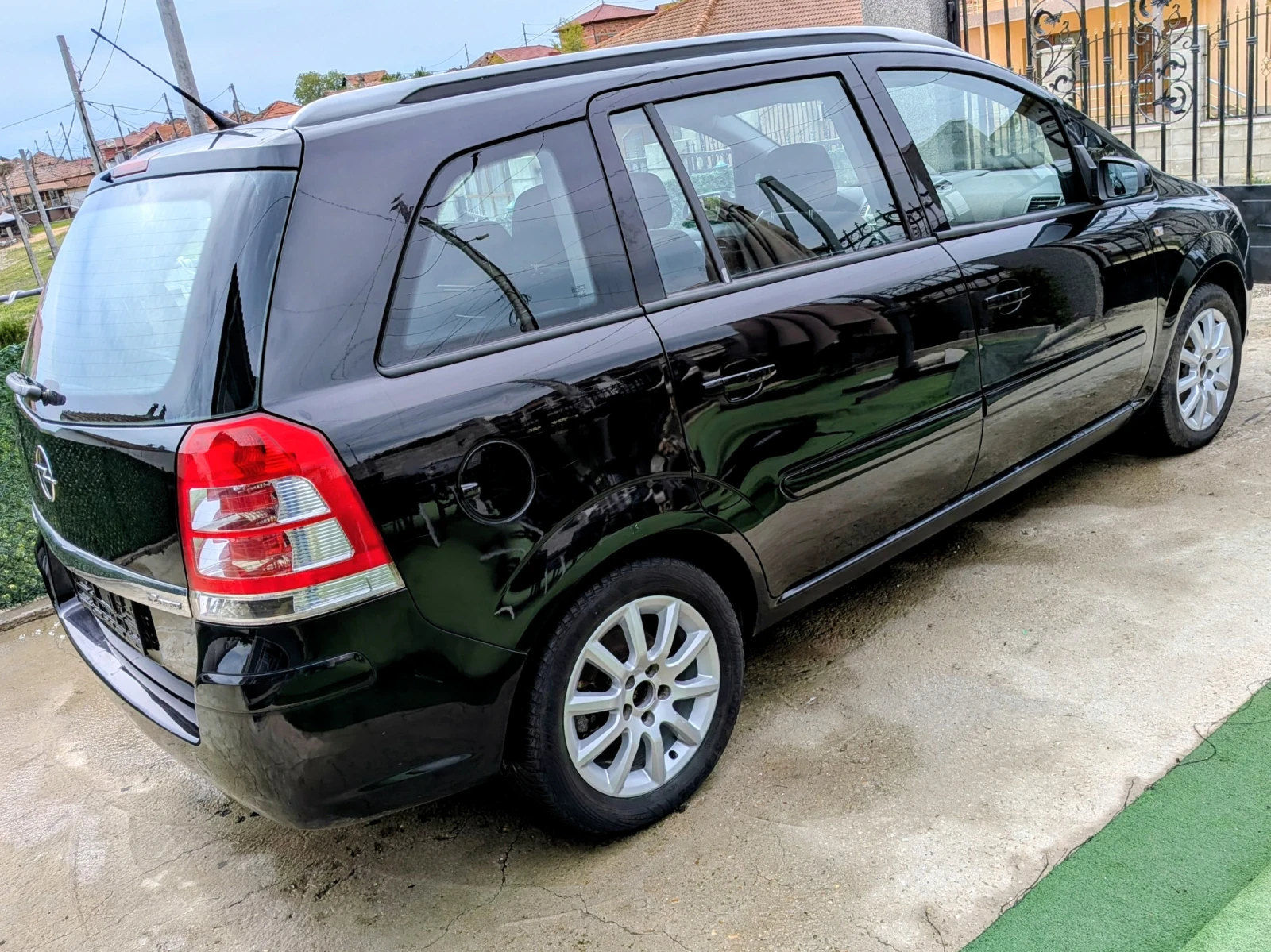 Opel Zafira 1.8i, снимка 2 - Автомобили и джипове - 54772060