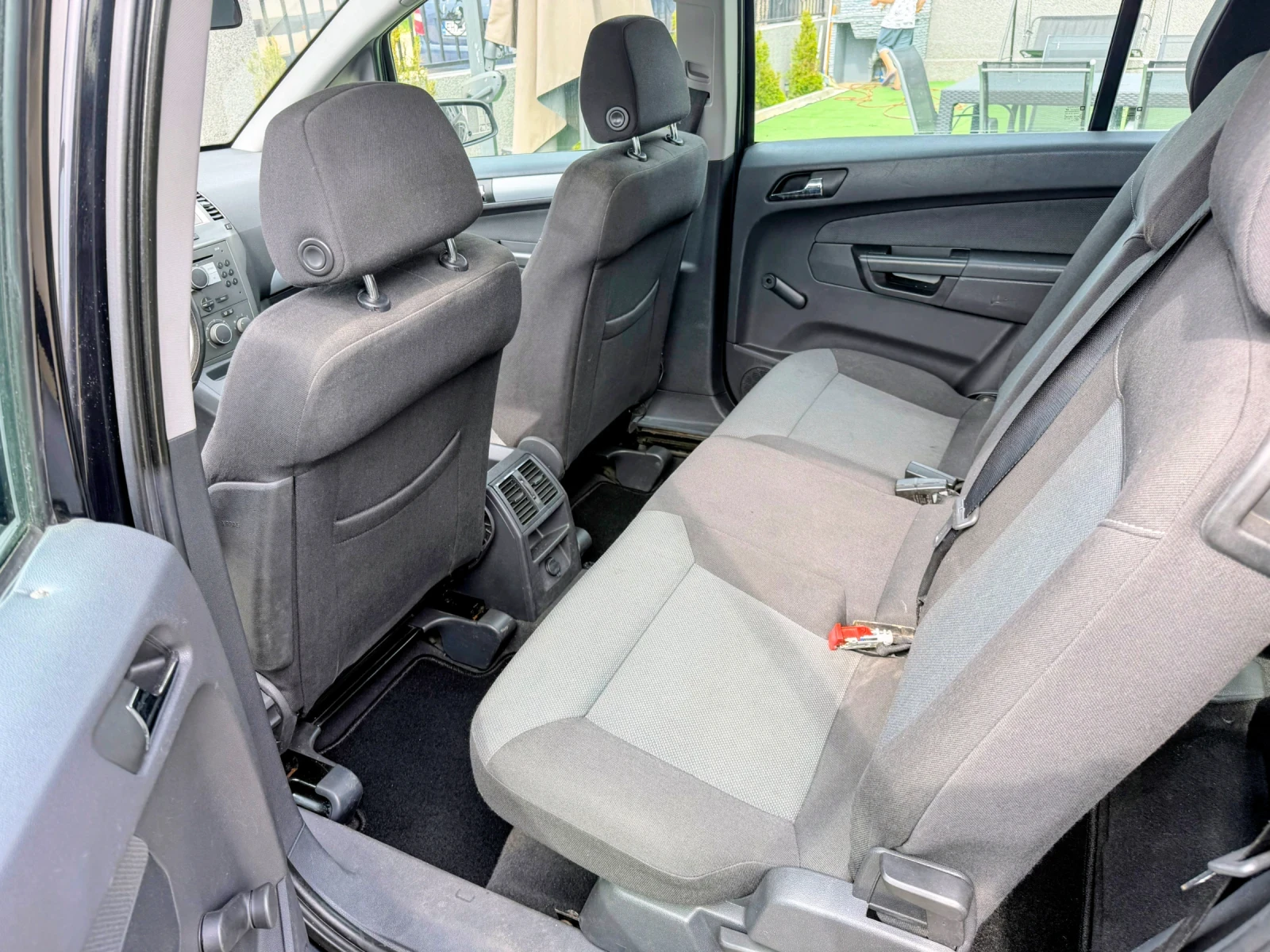 Opel Zafira 1.8i, снимка 8 - Автомобили и джипове - 54772060